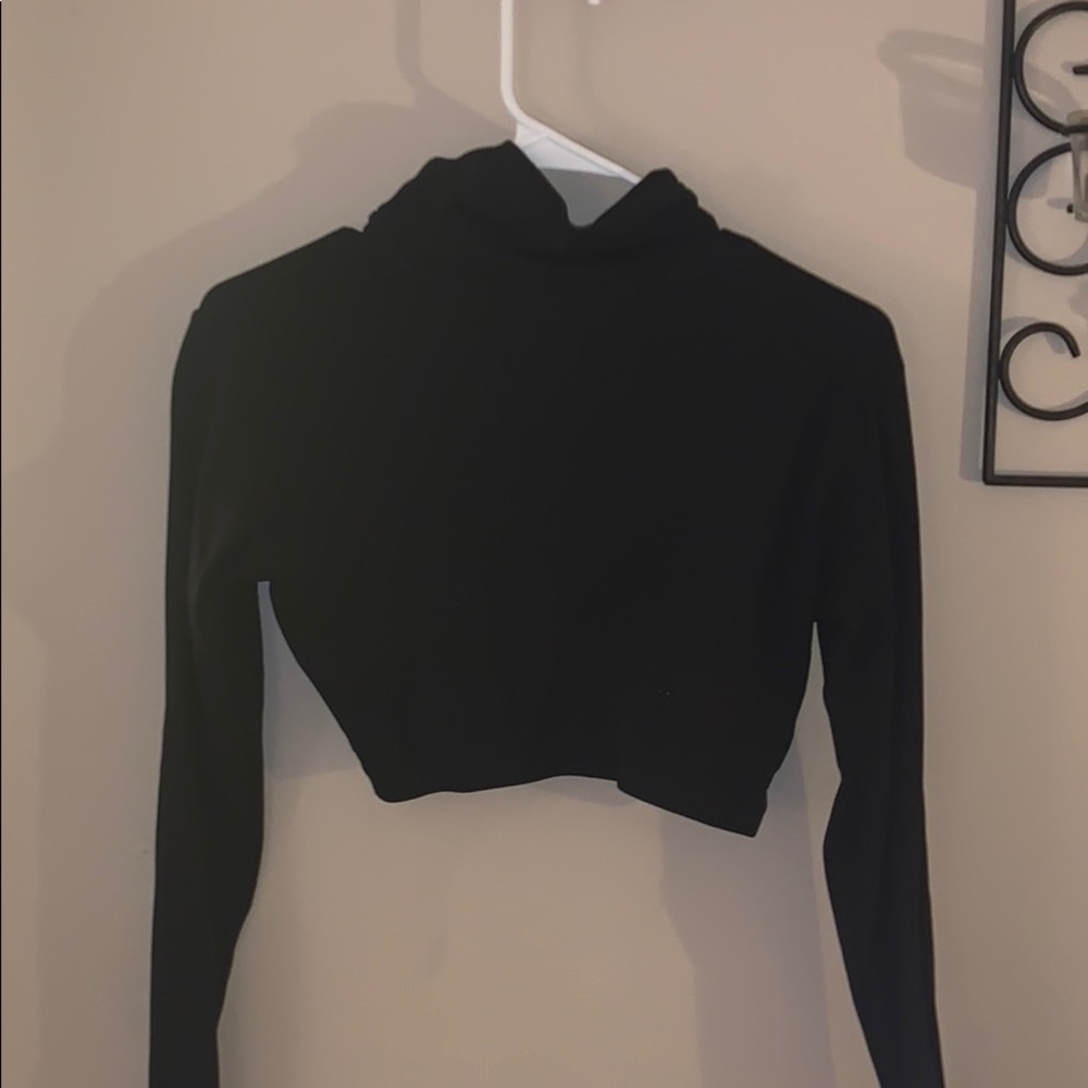 Black cropped turtle neck